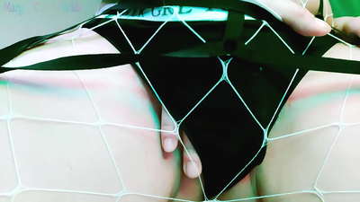 Pelirroja explica como masturbar a súa pata e mostra o seu coño - Dirty Words