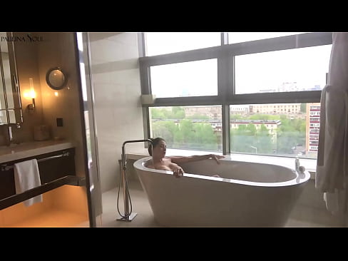 ❤️ Nena tremenda Masturbándose apaixonadamente a súa coña no baño ❤️ Vídeo de sexo en nós ❌