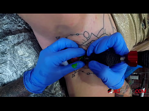 ❤️ Sully Savage, moi tatuada, tatuouse no clítoris ❤️ Vídeo de sexo en nós ❌